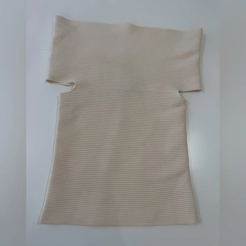 Elizabeth & James Off Shoulder Wool Blend Ribbed Sweater‎ Medium